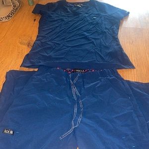 Size small navy koi scrub set